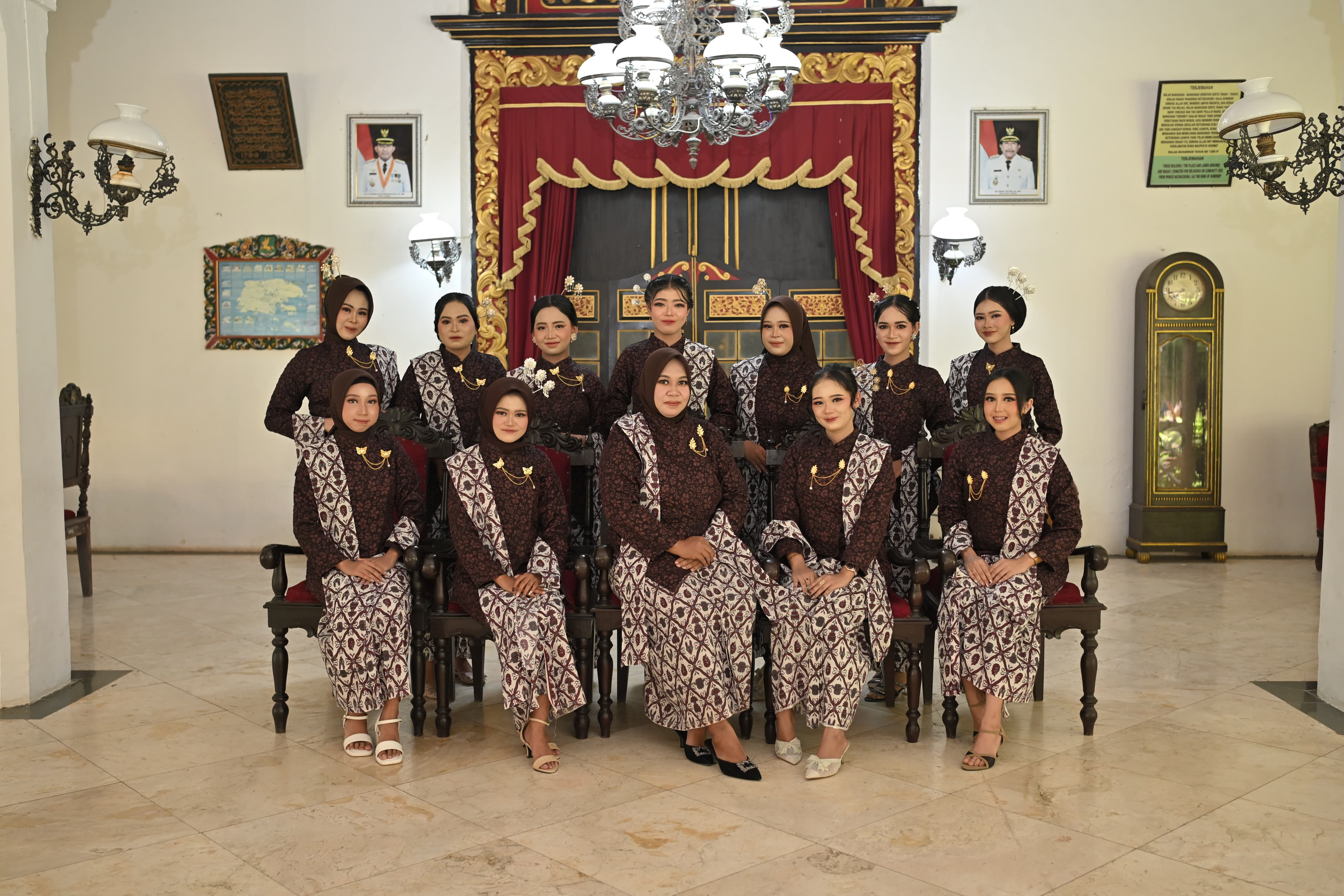 Kebaya Janggan Warna Mahogani — foto 2