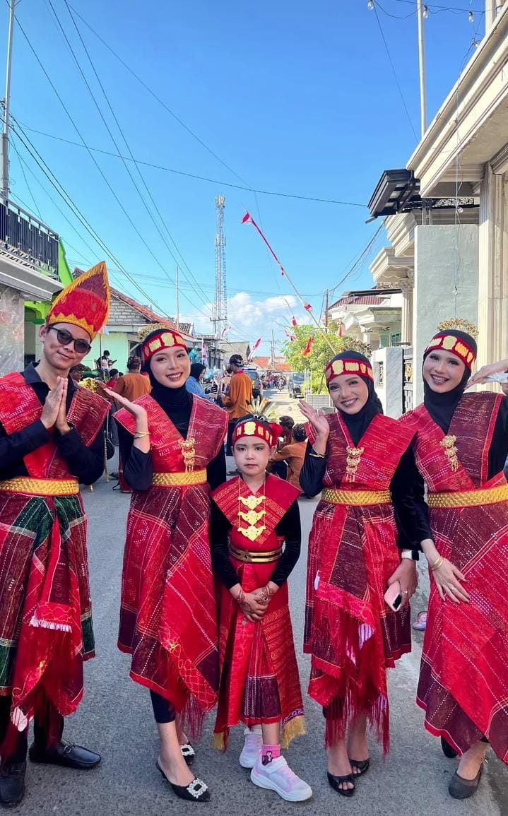 Baju Adat Batak