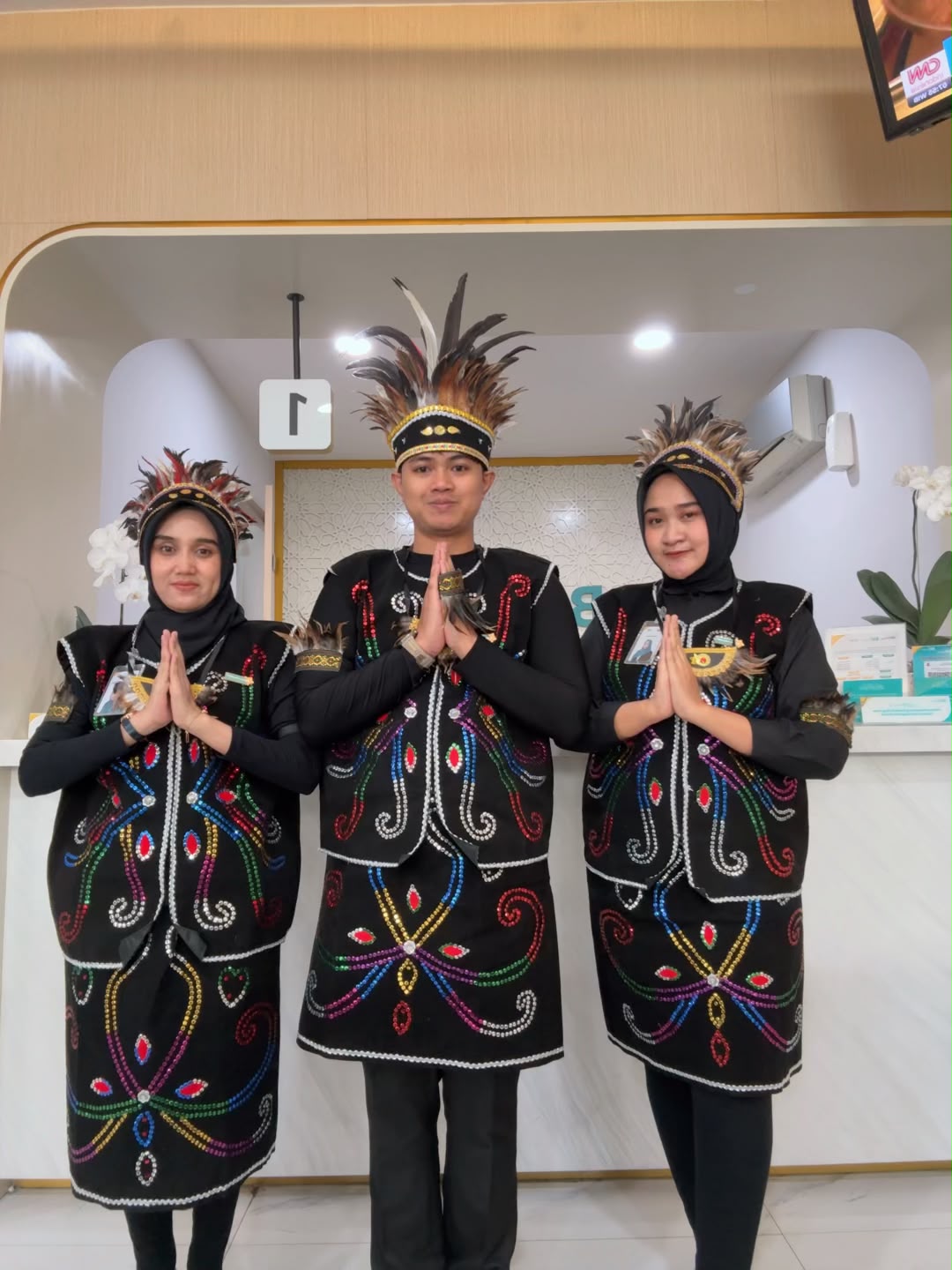 Baju Adat Dayak