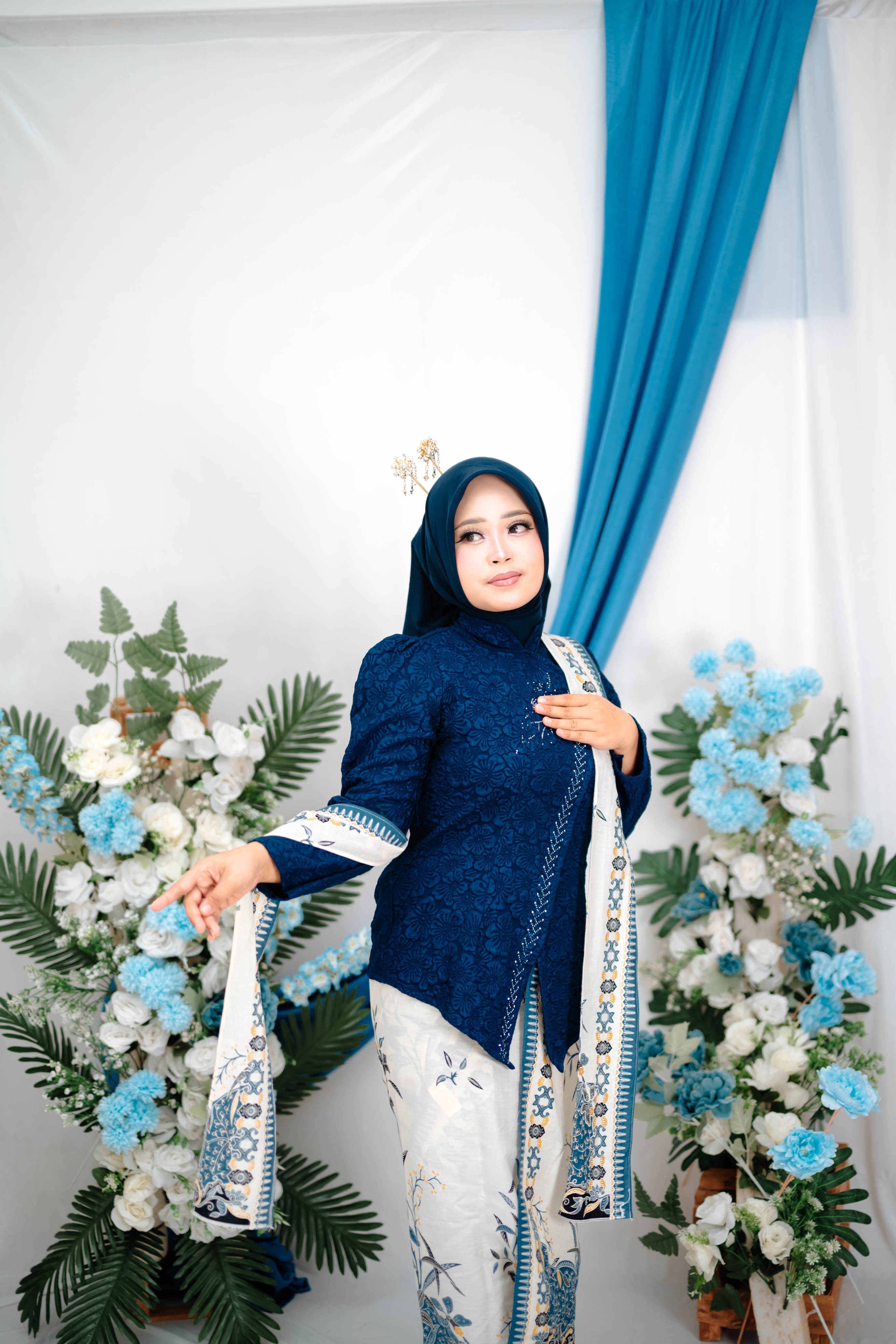 Kebaya Janggan Warna Navy — foto 2
