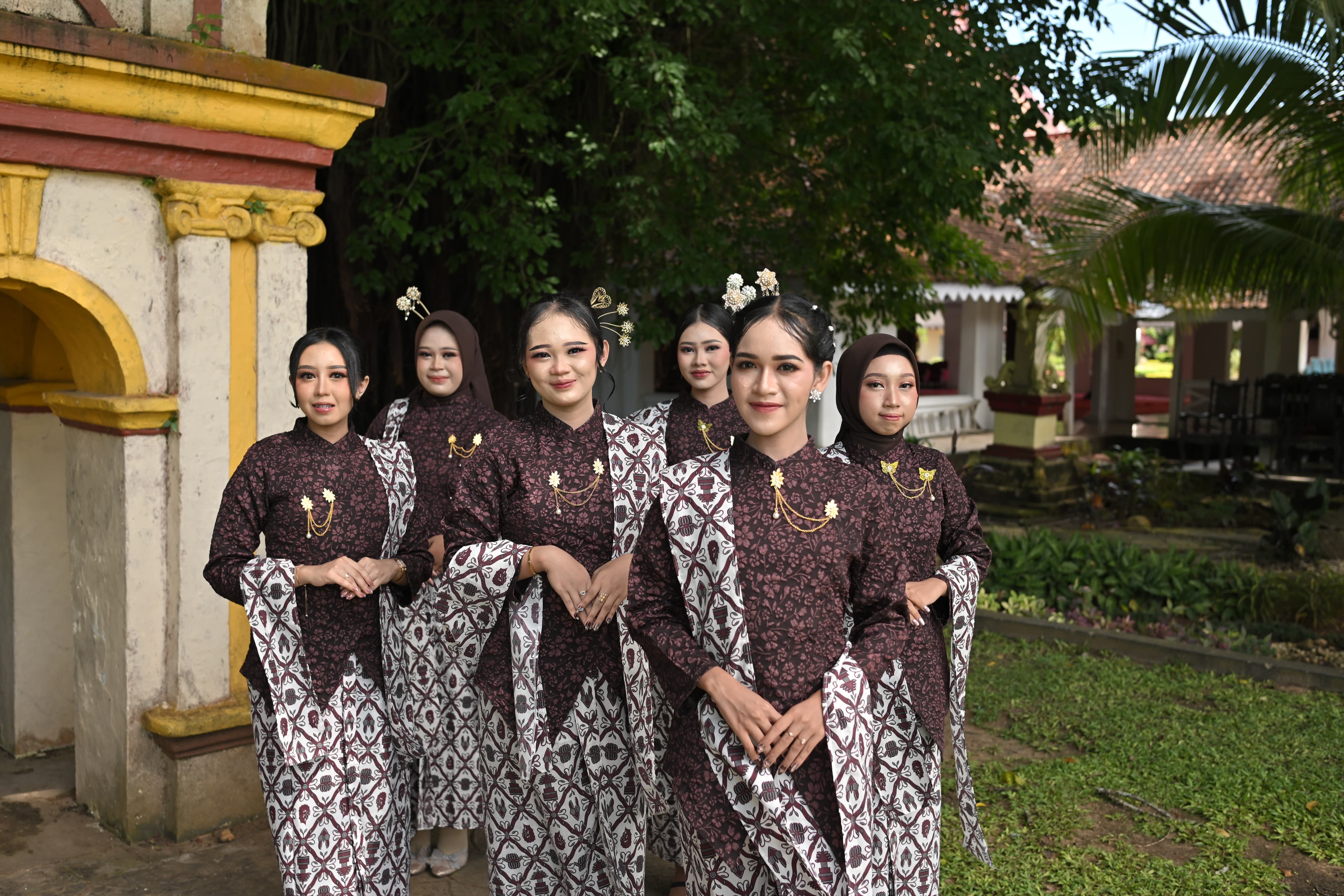 Kebaya Janggan Warna Mahogani