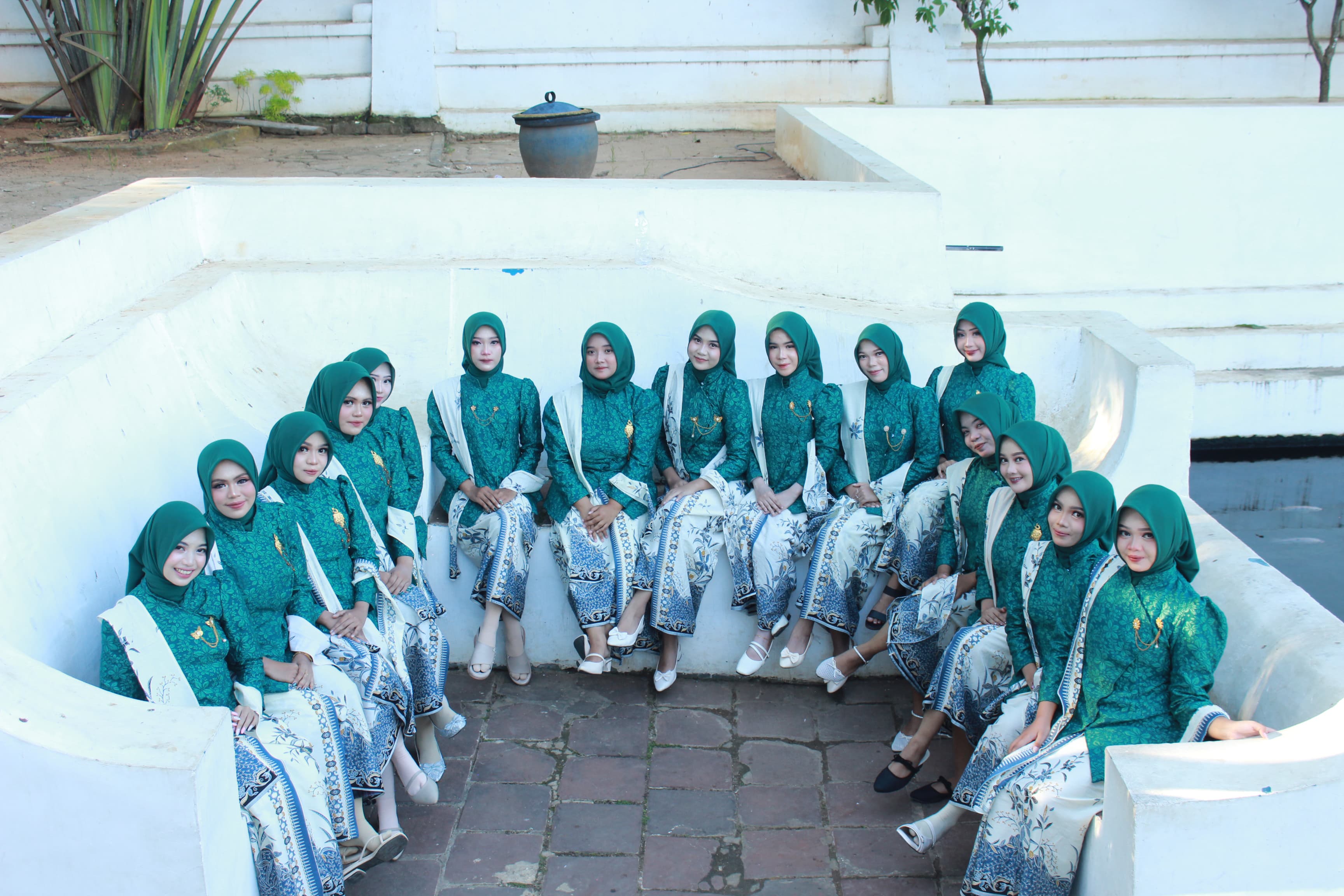 Kebaya Janggan Warna Emerald Green — foto 2